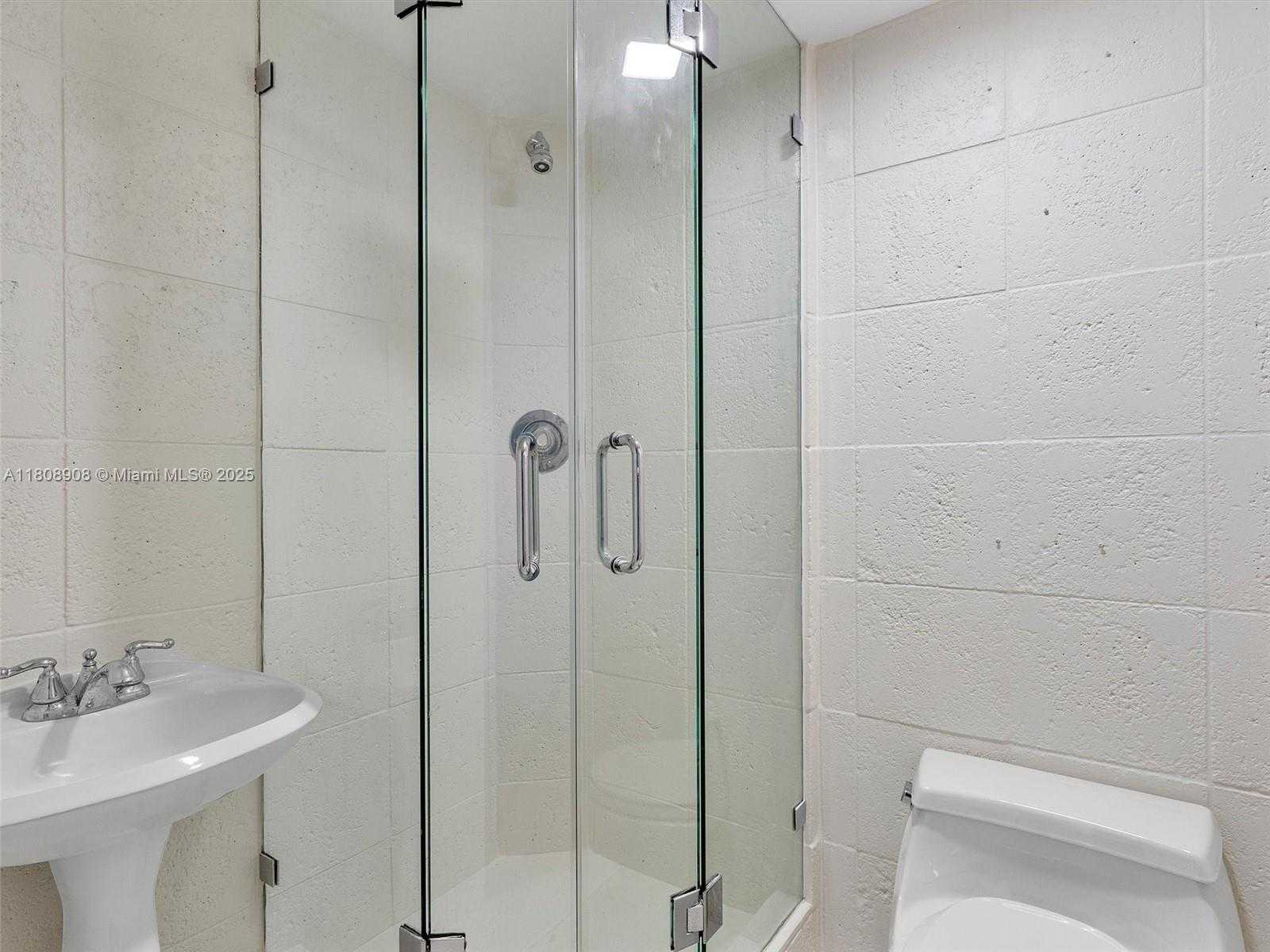 Small Image of 900 BAY DR #716, Miami Beach Number 23