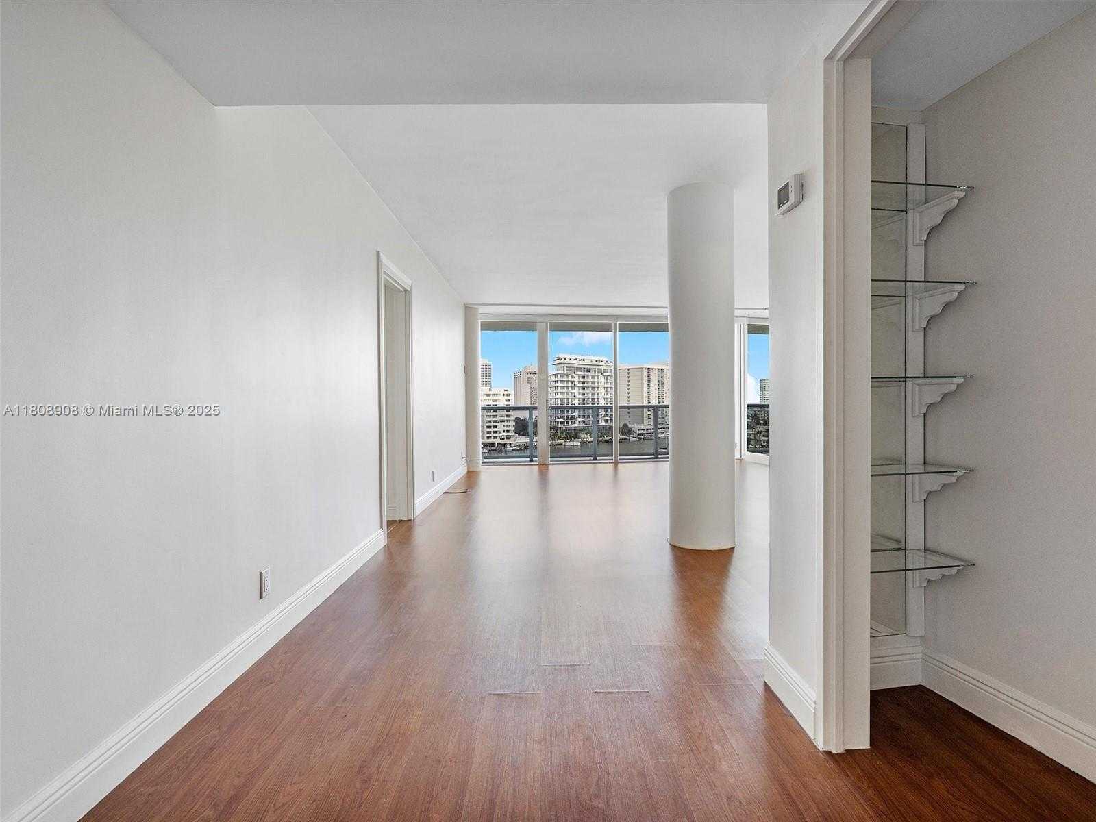Small Image of 900 BAY DR #716, Miami Beach Number 31