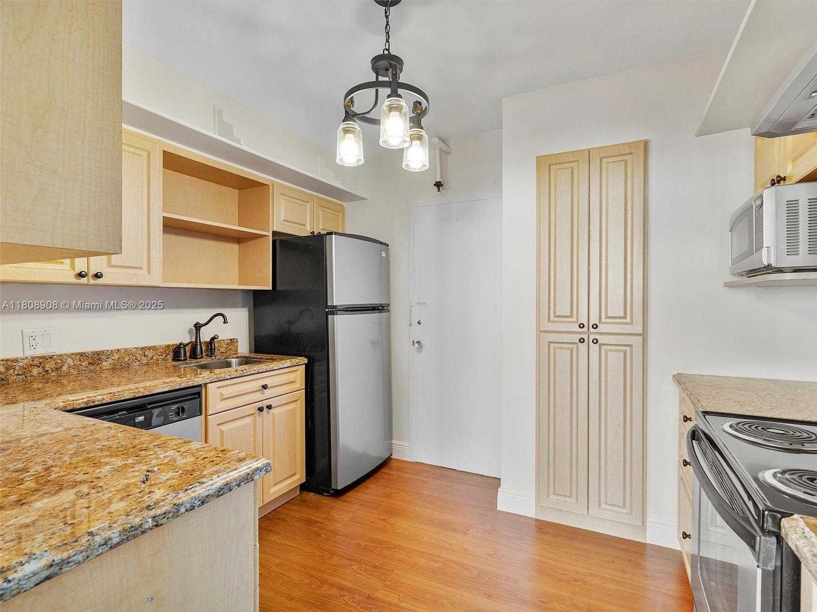 Small Image of 900 BAY DR #716, Miami Beach Number 43