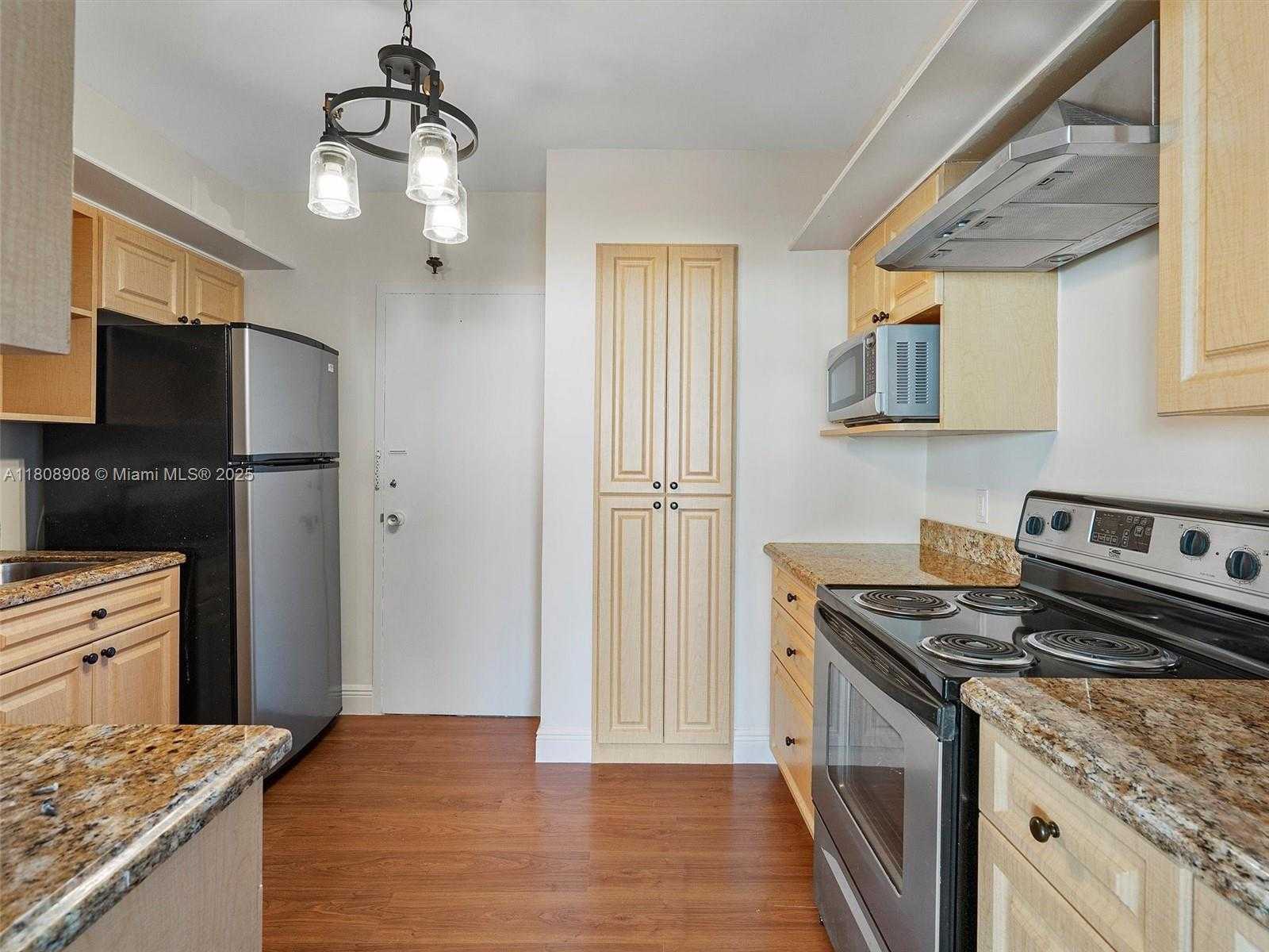 Small Image of 900 BAY DR #716, Miami Beach Number 44