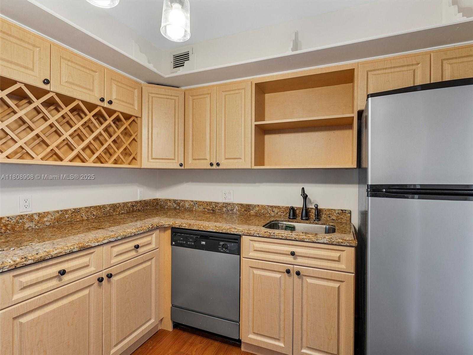 Small Image of 900 BAY DR #716, Miami Beach Number 47