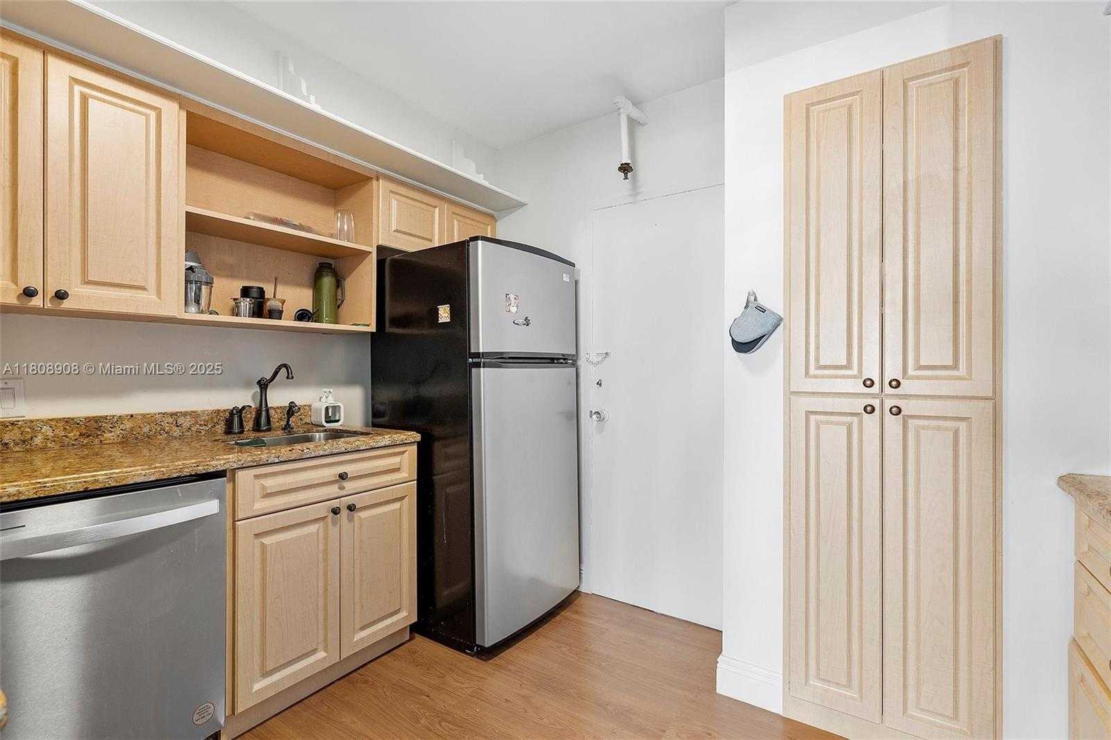 Small Image of 900 BAY DR #716, Miami Beach Number 50