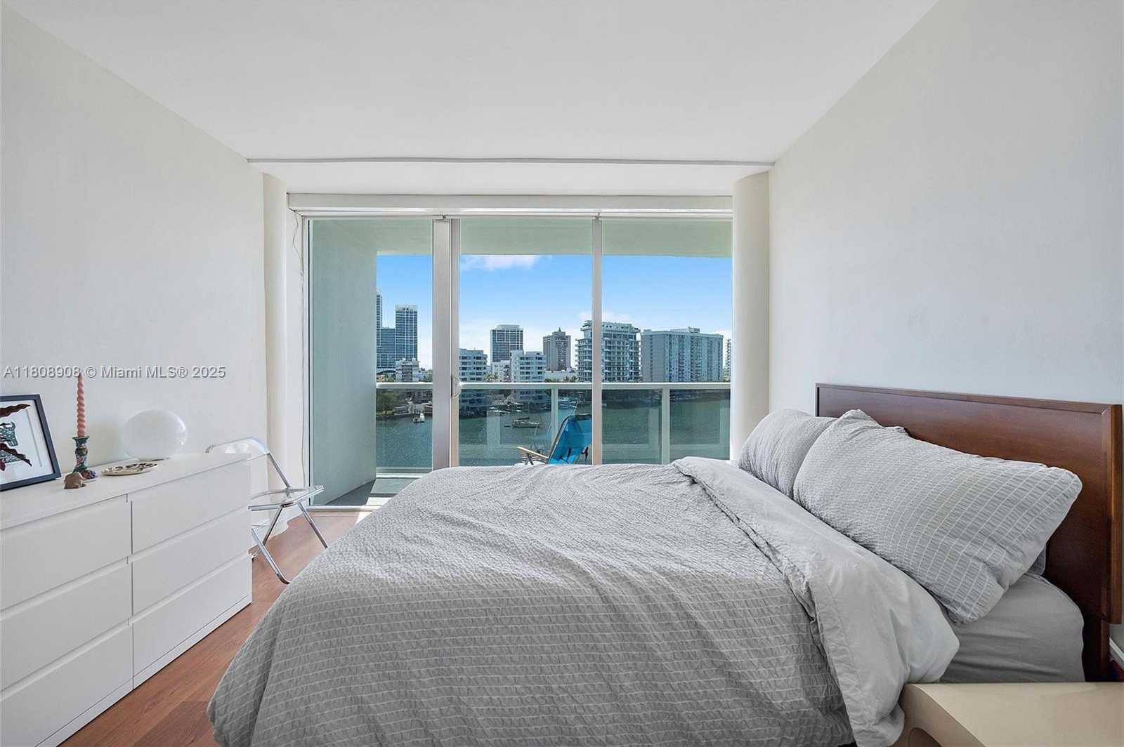 Small Image of 900 BAY DR #716, Miami Beach Number 54