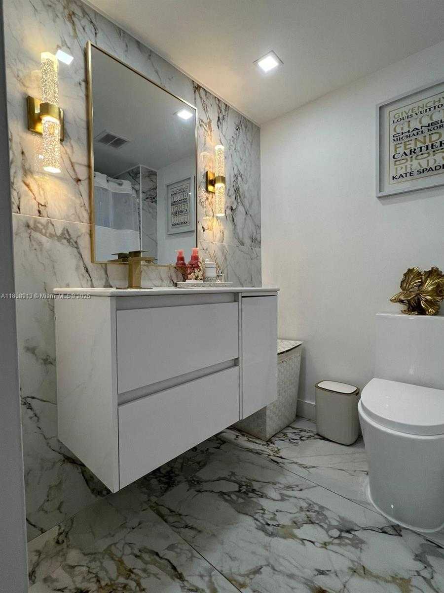Small Image of 4550 NORTH WEST 79TH AVE #1D, Doral Number 14