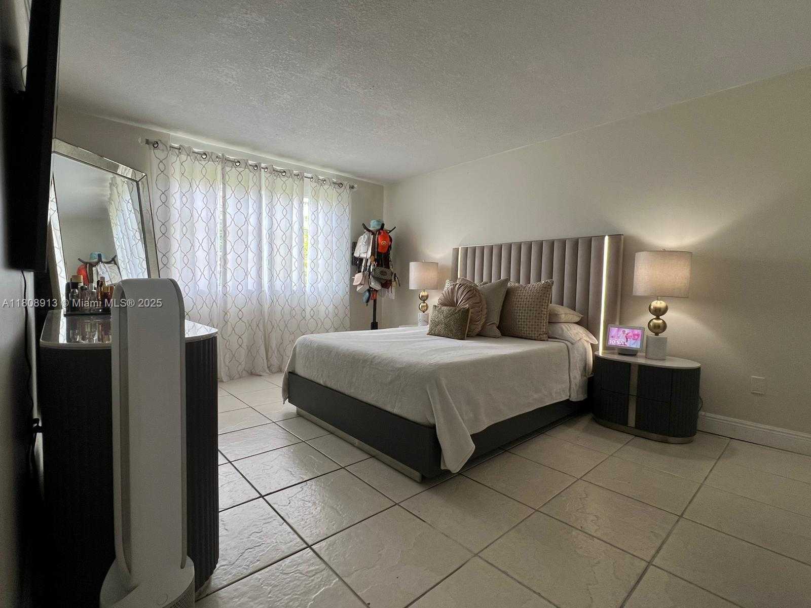 Small Image of 4550 NORTH WEST 79TH AVE #1D, Doral Number 16