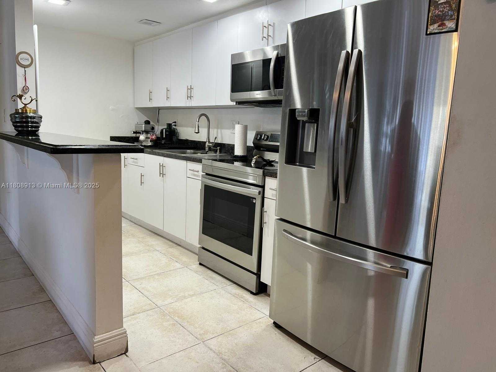 Small Image of 4550 NORTH WEST 79TH AVE #1D, Doral Number 2