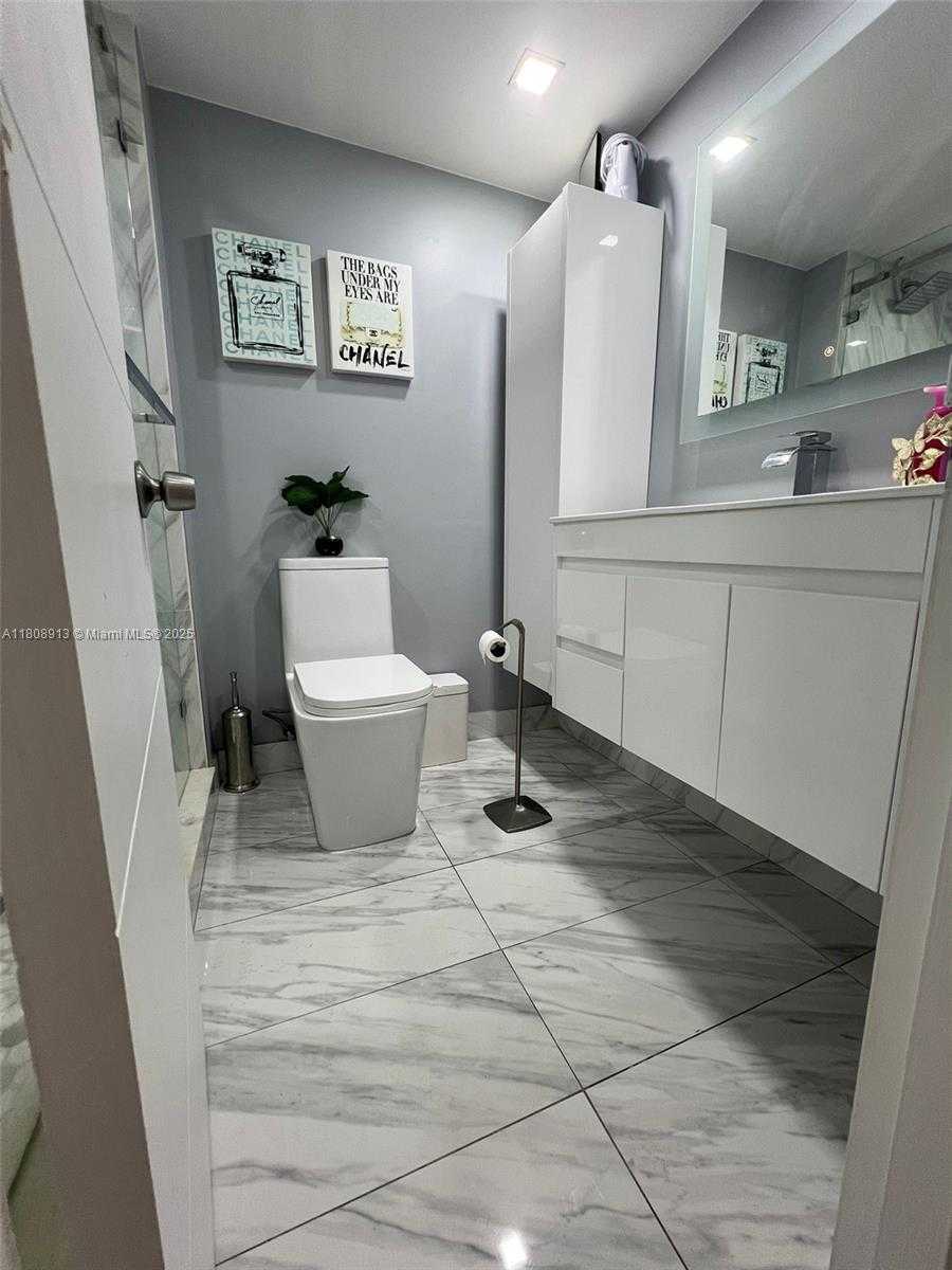 Small Image of 4550 NORTH WEST 79TH AVE #1D, Doral Number 21