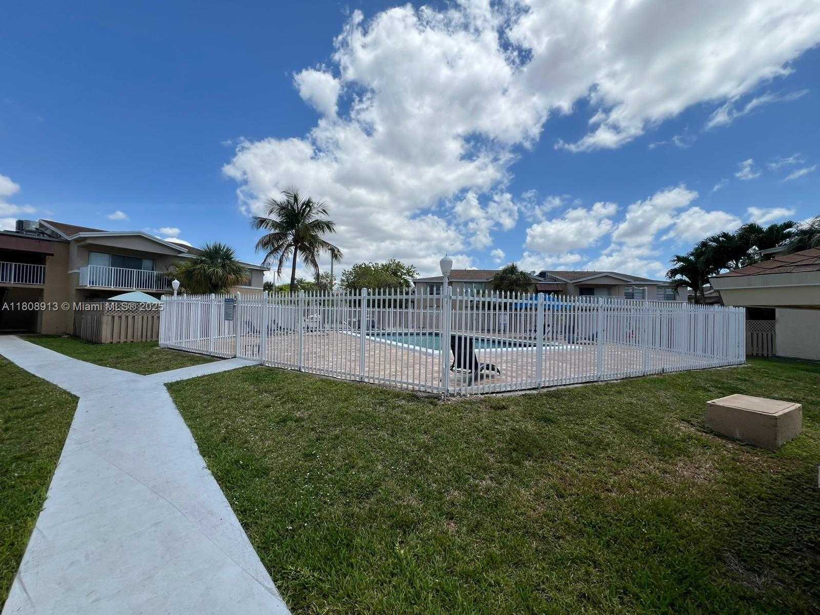 Small Image of 4550 NORTH WEST 79TH AVE #1D, Doral Number 27