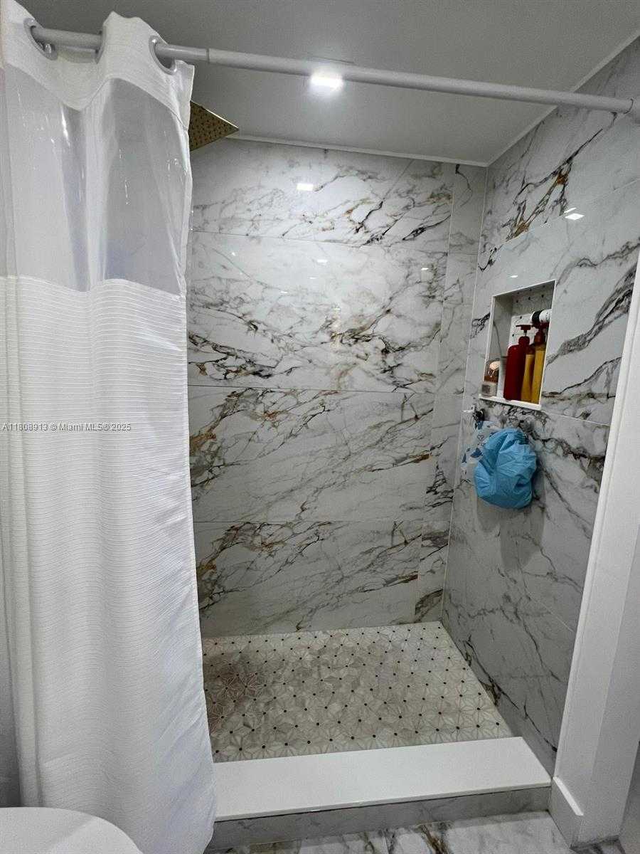 Small Image of 4550 NORTH WEST 79TH AVE #1D, Doral Number 5
