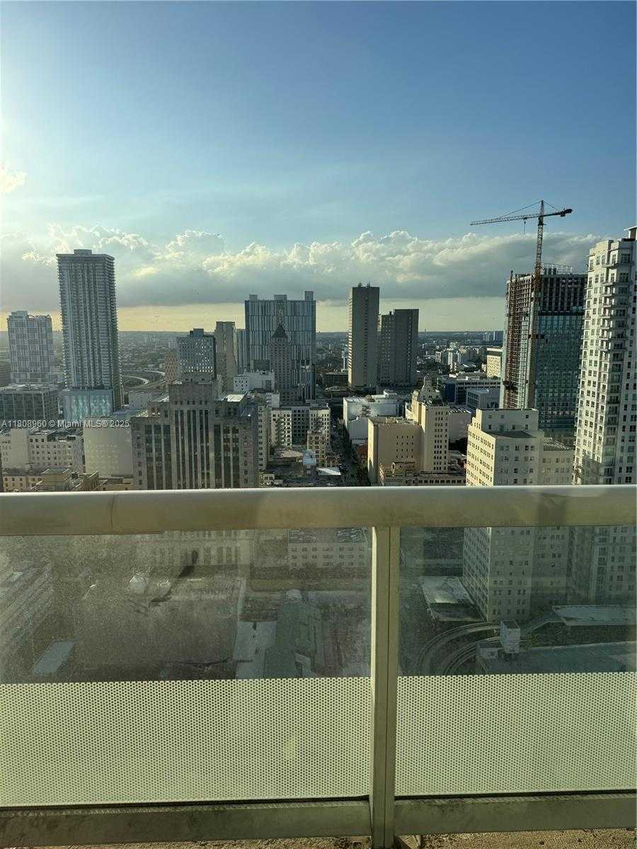 Small Image of 50 BISCAYNE BLVD #3303, Miami Number 2