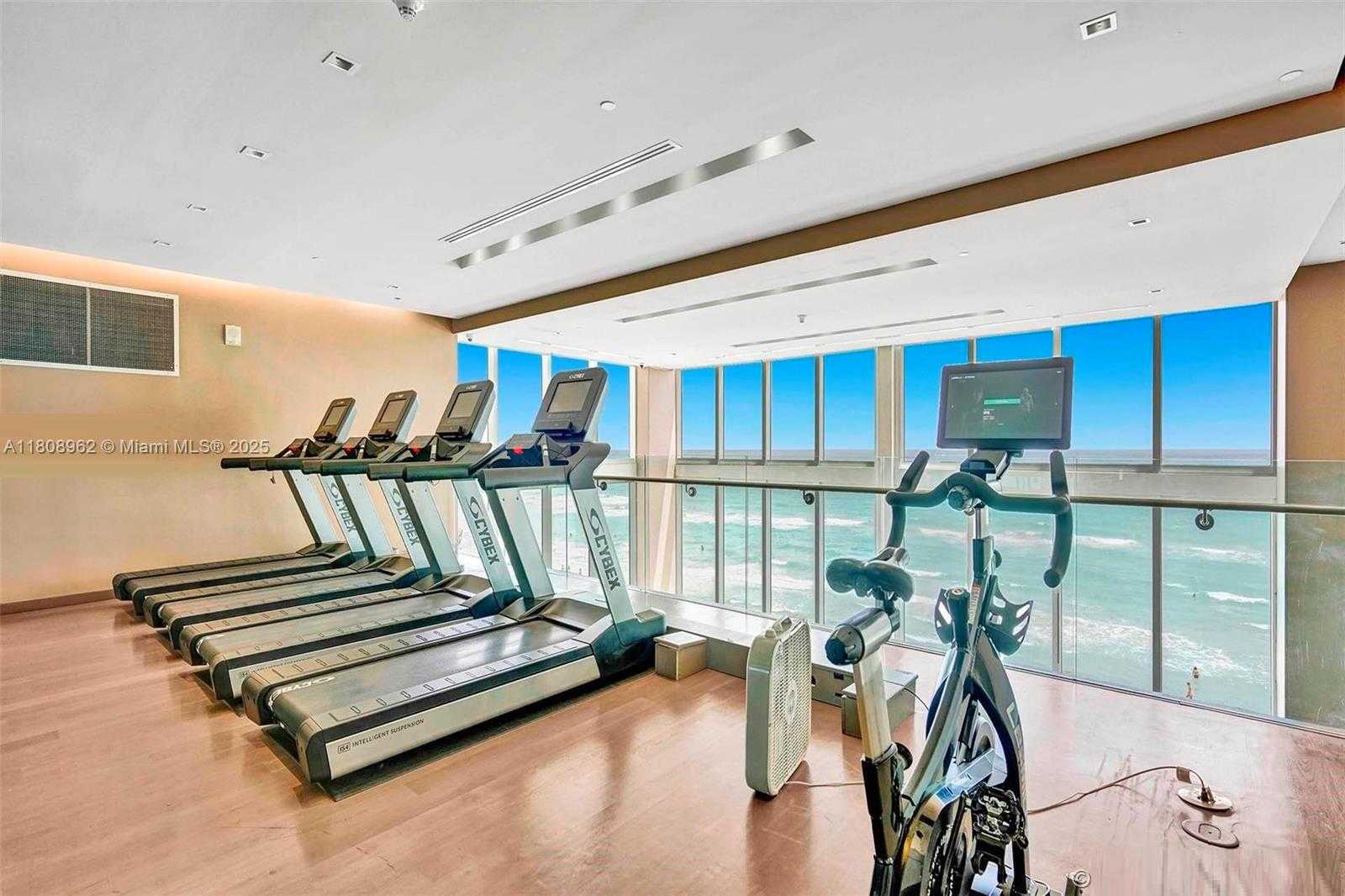 Small Image of 1830 SOUTH OCEAN DR #1605, Hallandale Beach Number 24