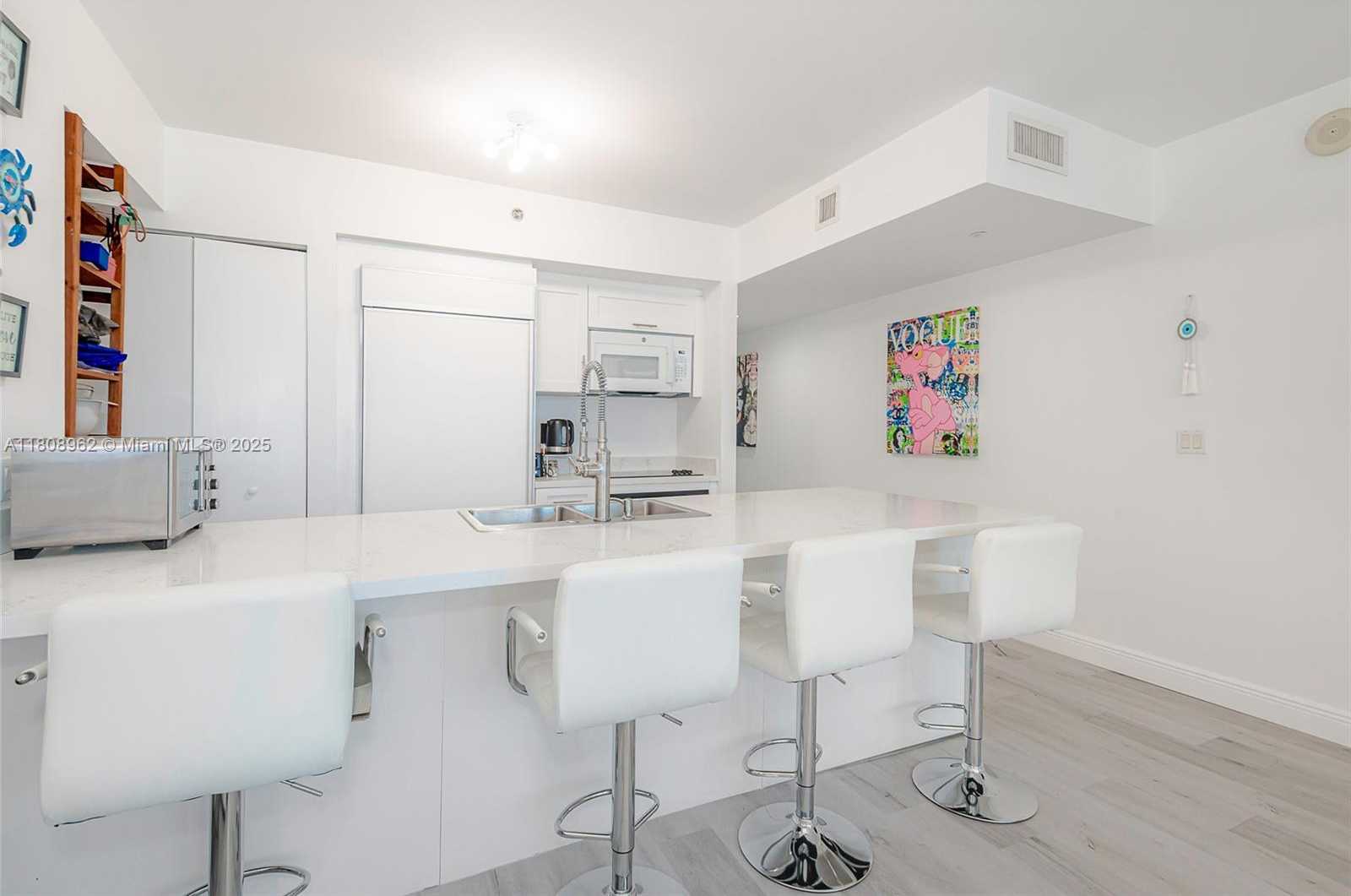 Small Image of 1830 SOUTH OCEAN DR #1605, Hallandale Beach Number 6