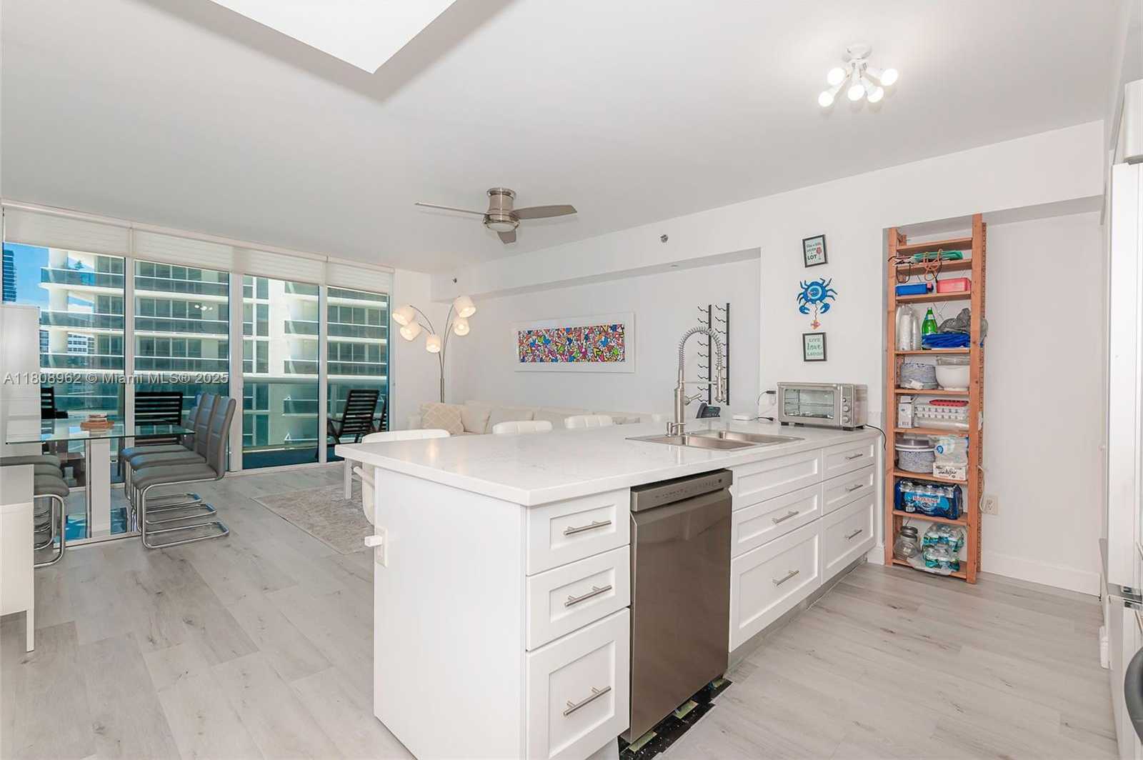 Small Image of 1830 SOUTH OCEAN DR #1605, Hallandale Beach Number 9
