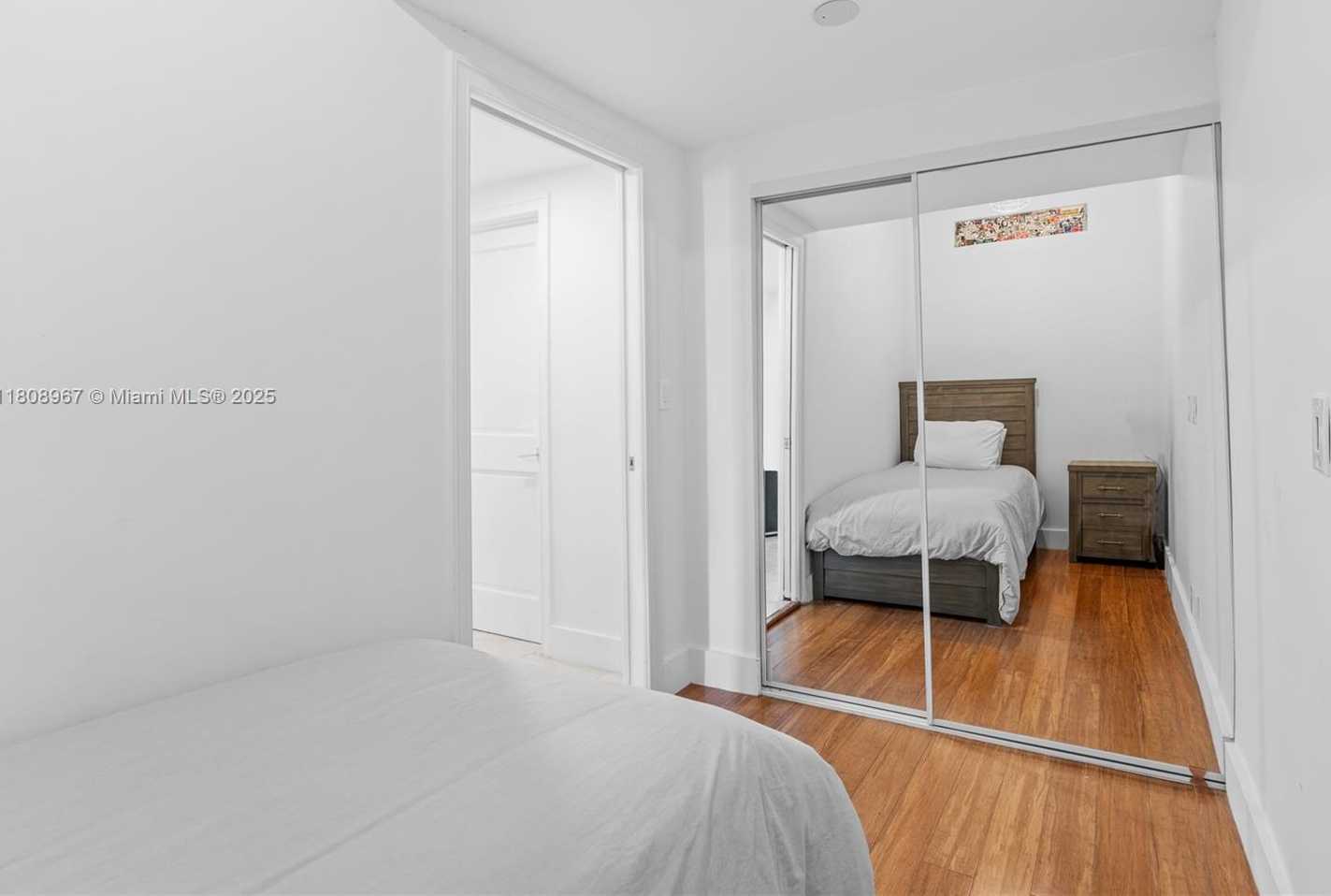 Small Image of 201 CRANDON BLVD #1030, Key Biscayne Number 30
