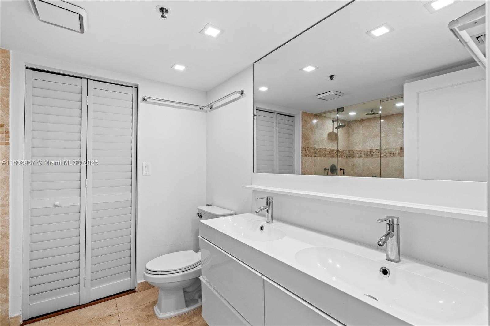 Small Image of 201 CRANDON BLVD #1030, Key Biscayne Number 37