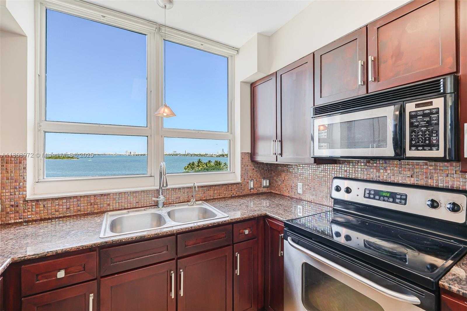 Small Image of 2000 NORTH BAYSHORE DR #621, Miami Number 20
