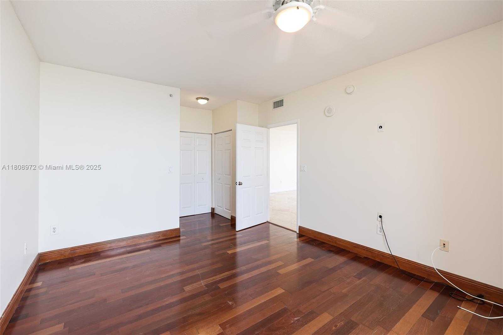 Small Image of 2000 NORTH BAYSHORE DR #621, Miami Number 25