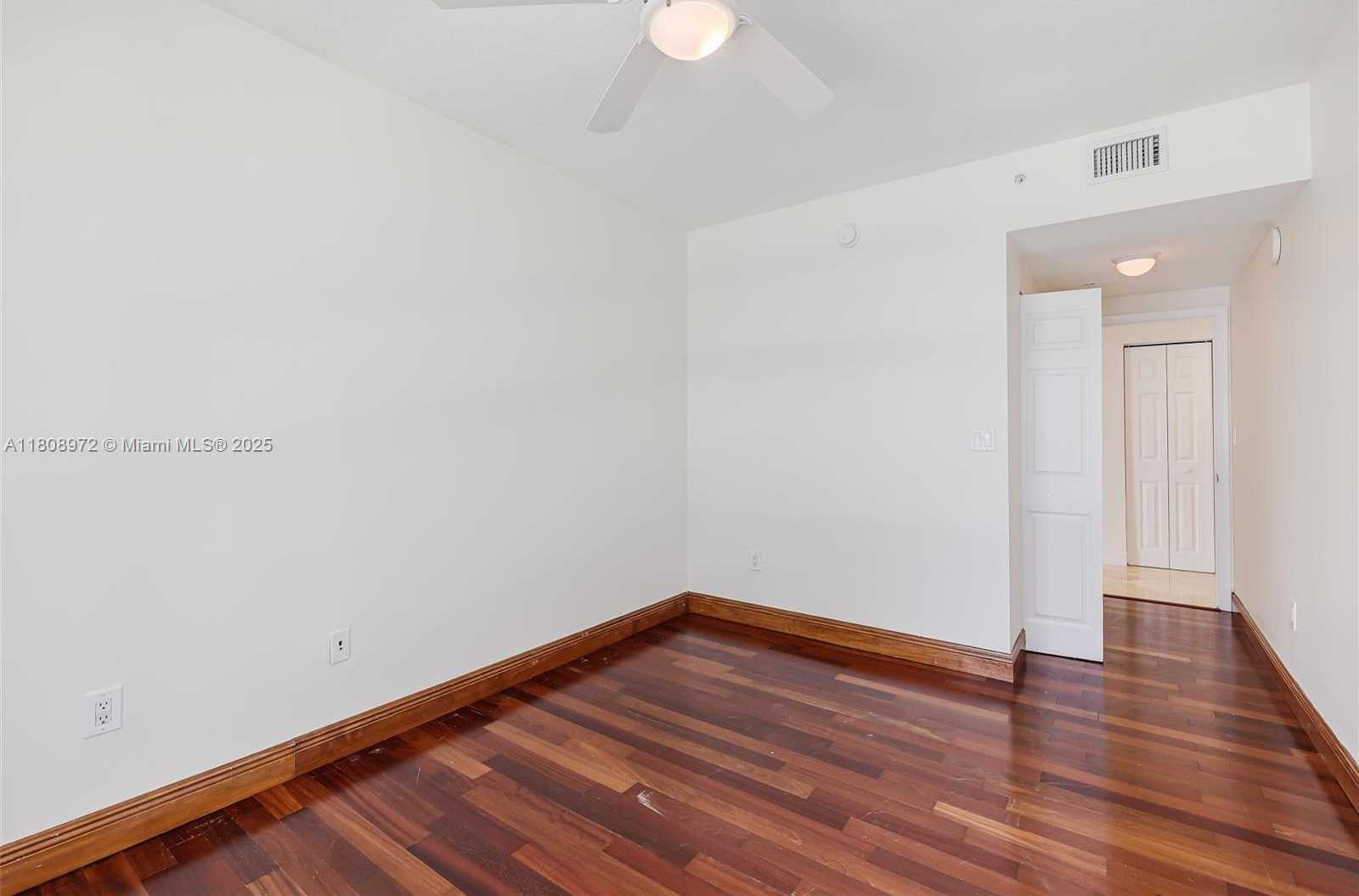 Small Image of 2000 NORTH BAYSHORE DR #621, Miami Number 29
