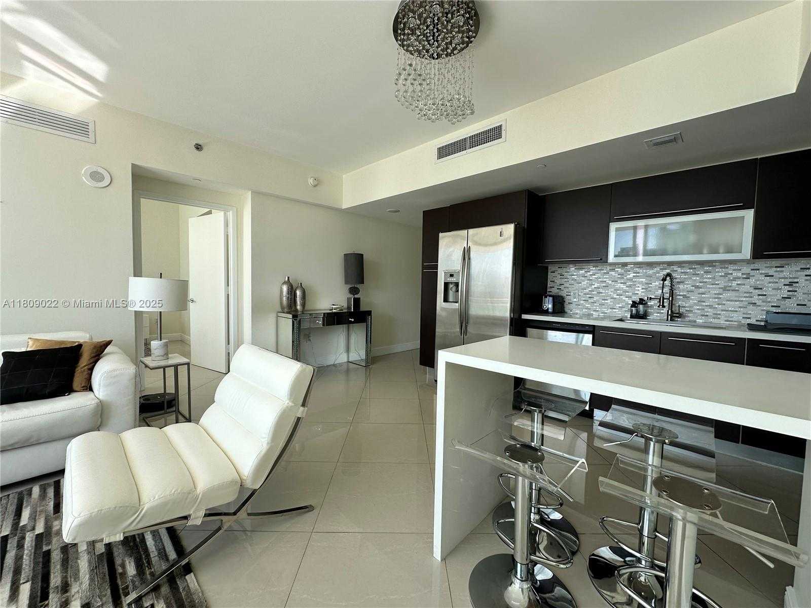 Small Image of 950 BRICKELL BAY DR #2607, Miami Number 11