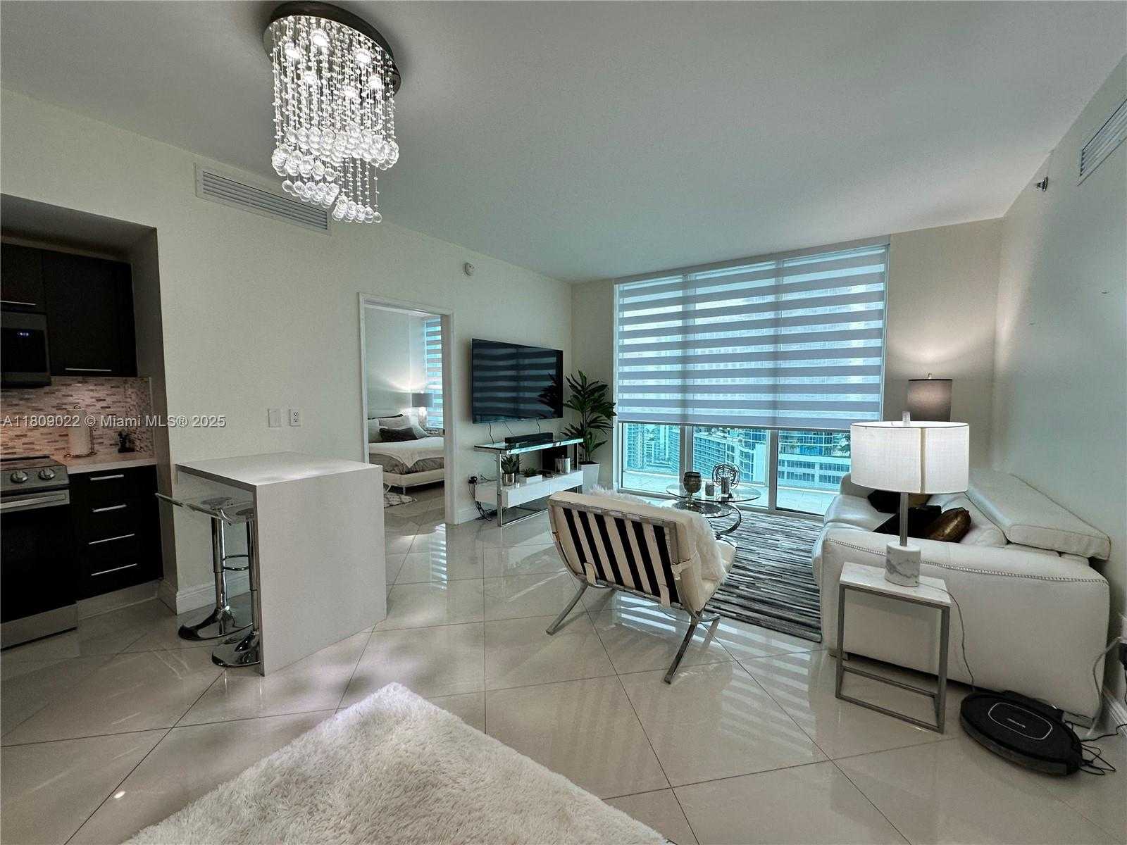 Small Image of 950 BRICKELL BAY DR #2607, Miami Number 20