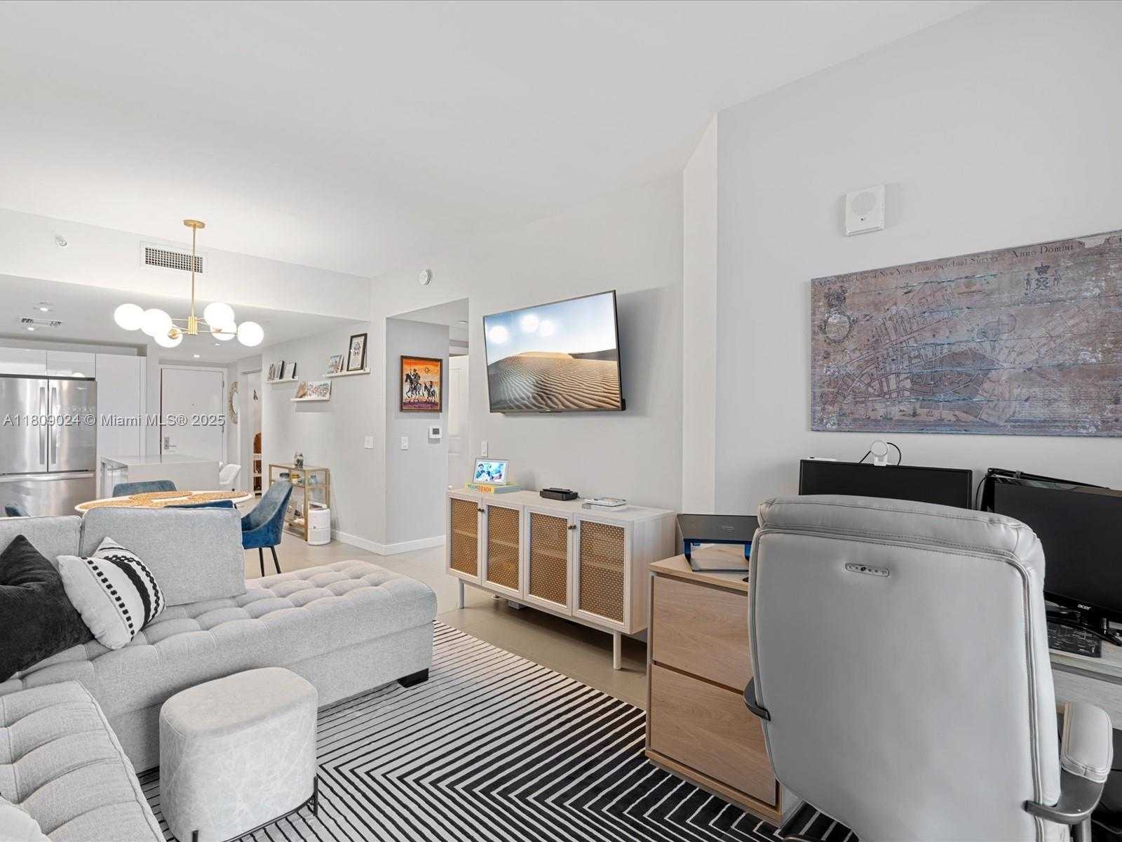 Small Image of 1600 NORTH EAST 1ST AVE #3311, Miami Number 13