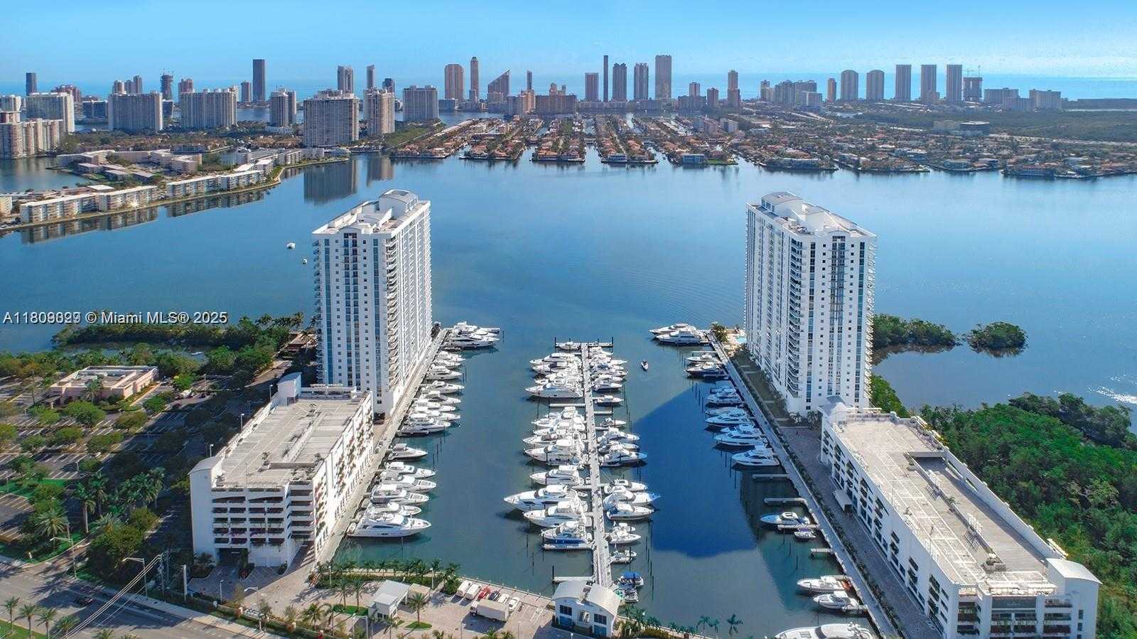 Small Image of 17111 BISCAYNE BLVD #909, North Miami Beach Number 3