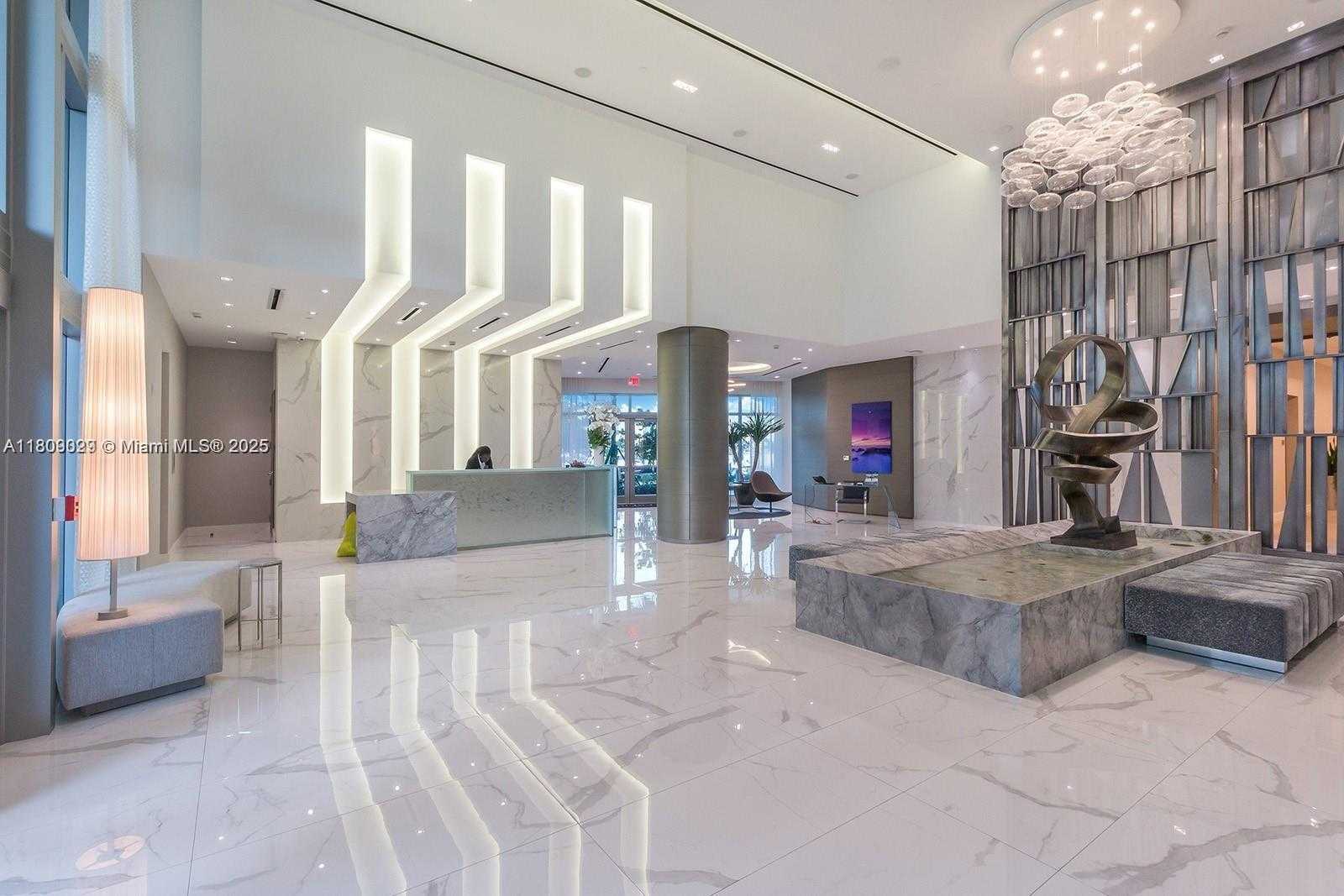 Small Image of 17111 BISCAYNE BLVD #909, North Miami Beach Number 4