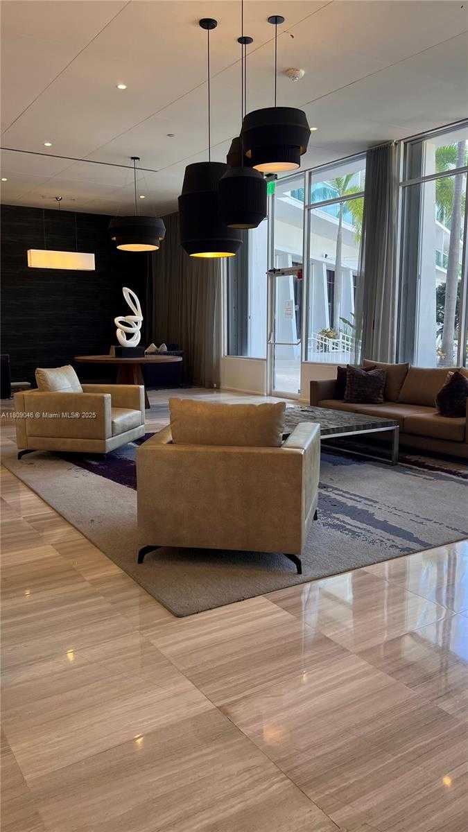 Small Image of 100 BAYVIEW DR #1919, Sunny Isles Beach Number 15