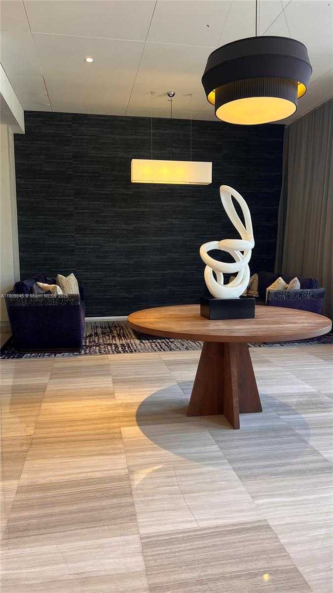 Small Image of 100 BAYVIEW DR #1919, Sunny Isles Beach Number 17