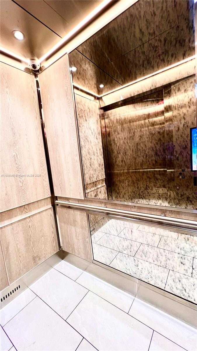 Small Image of 100 BAYVIEW DR #1919, Sunny Isles Beach Number 38