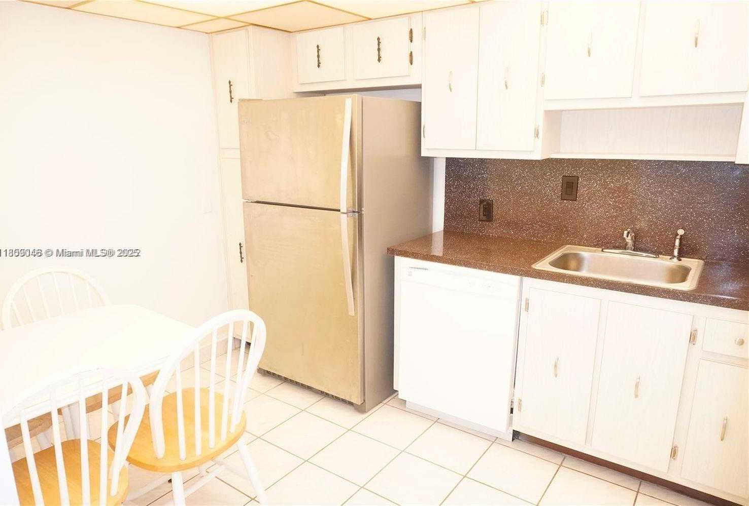 Small Image of 100 BAYVIEW DR #1919, Sunny Isles Beach Number 9