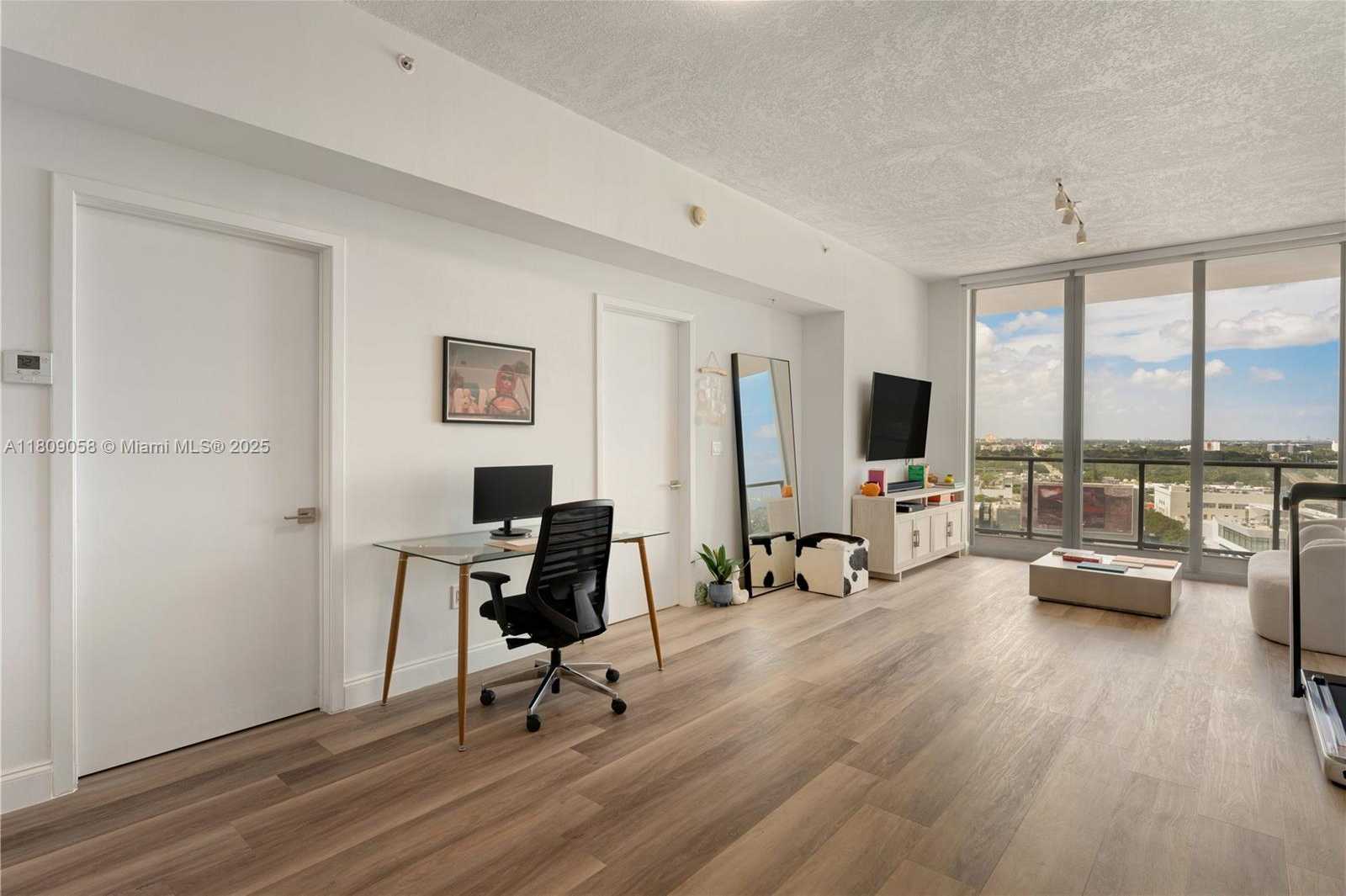 Small Image of 3470 EAST COAST AVE #H1402, Miami Number 2