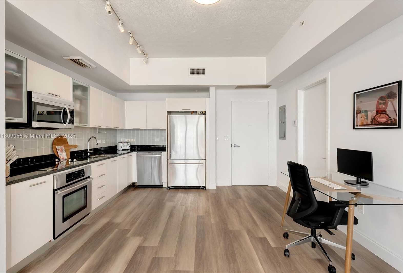 Small Image of 3470 EAST COAST AVE #H1402, Miami Number 5