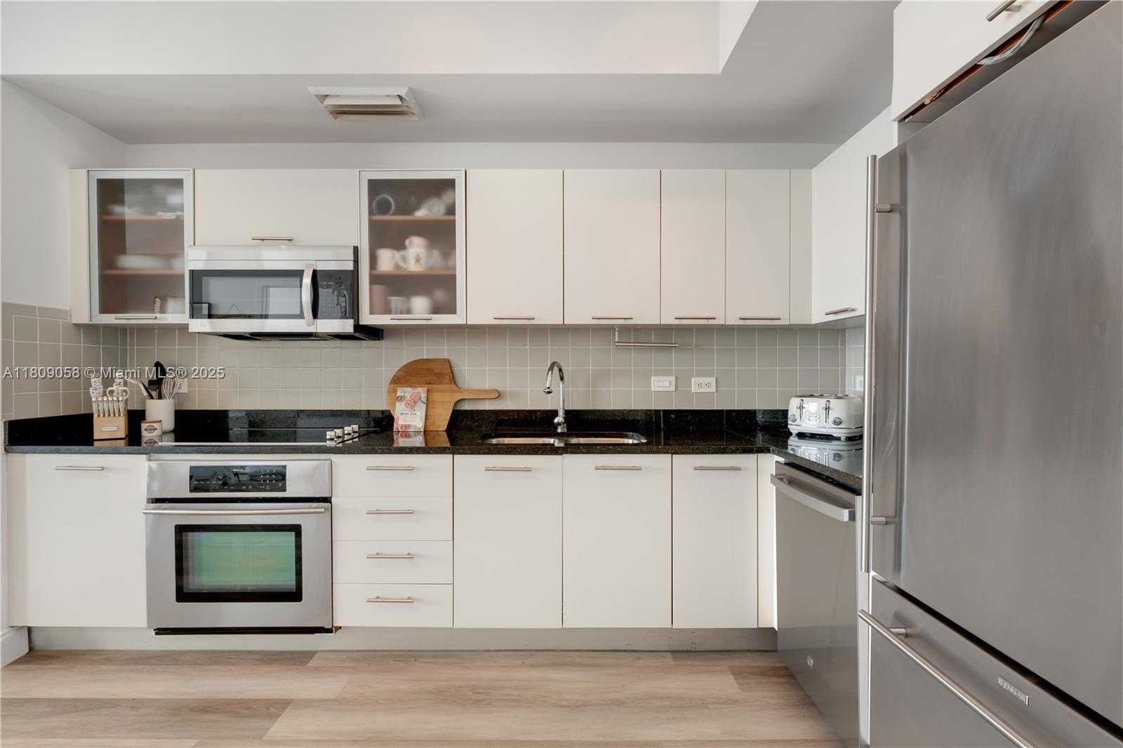 Small Image of 3470 EAST COAST AVE #H1402, Miami Number 6