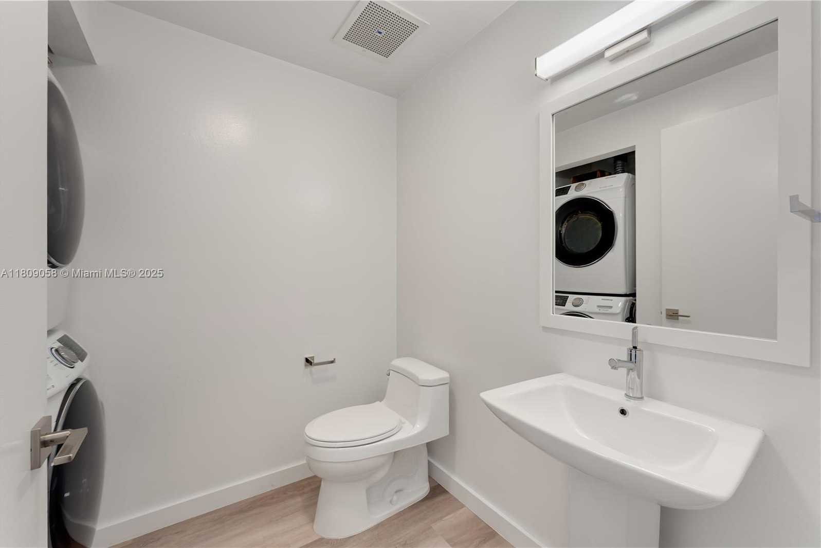 Small Image of 3470 EAST COAST AVE #H1402, Miami Number 7