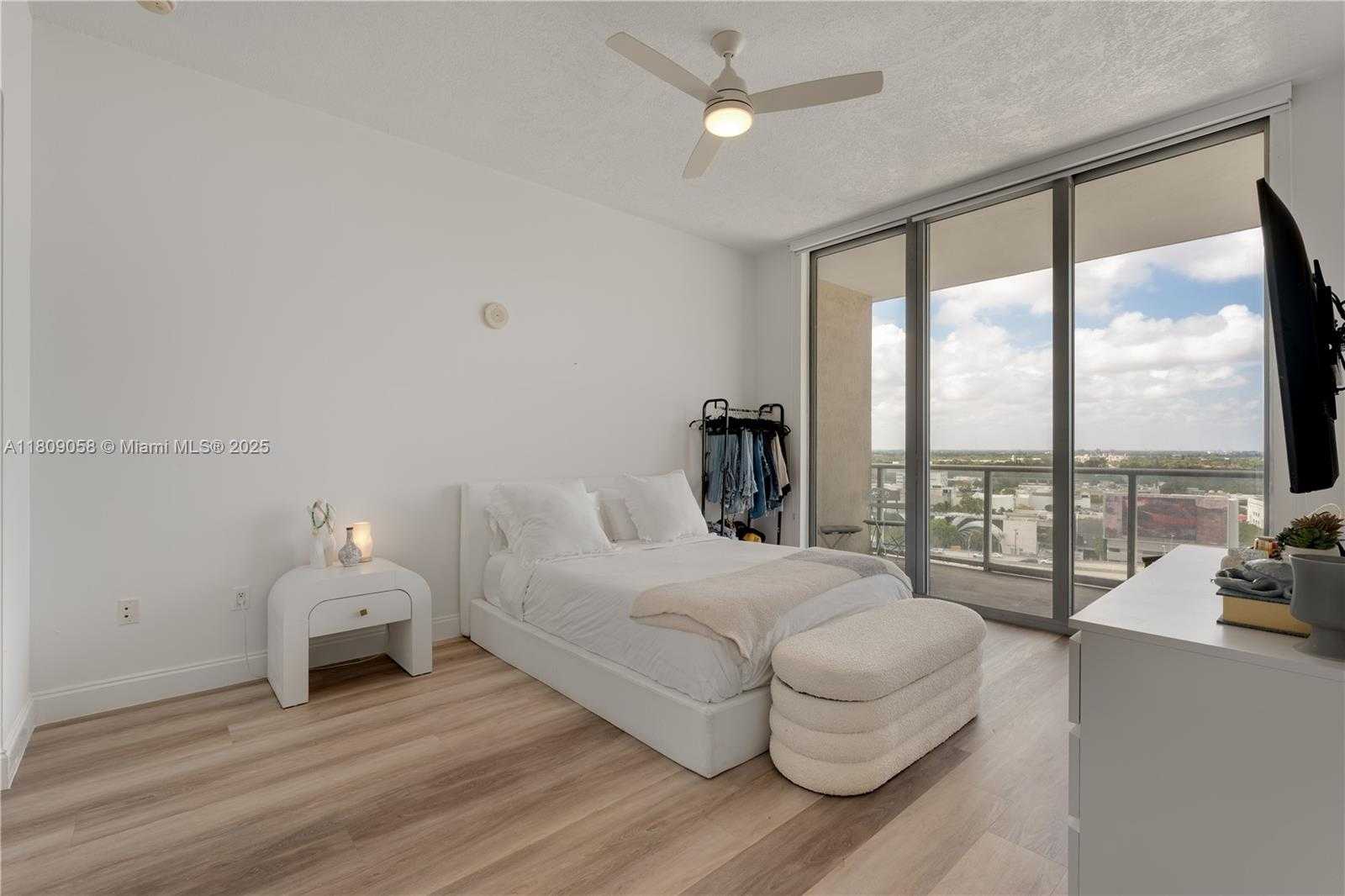 Small Image of 3470 EAST COAST AVE #H1402, Miami Number 8