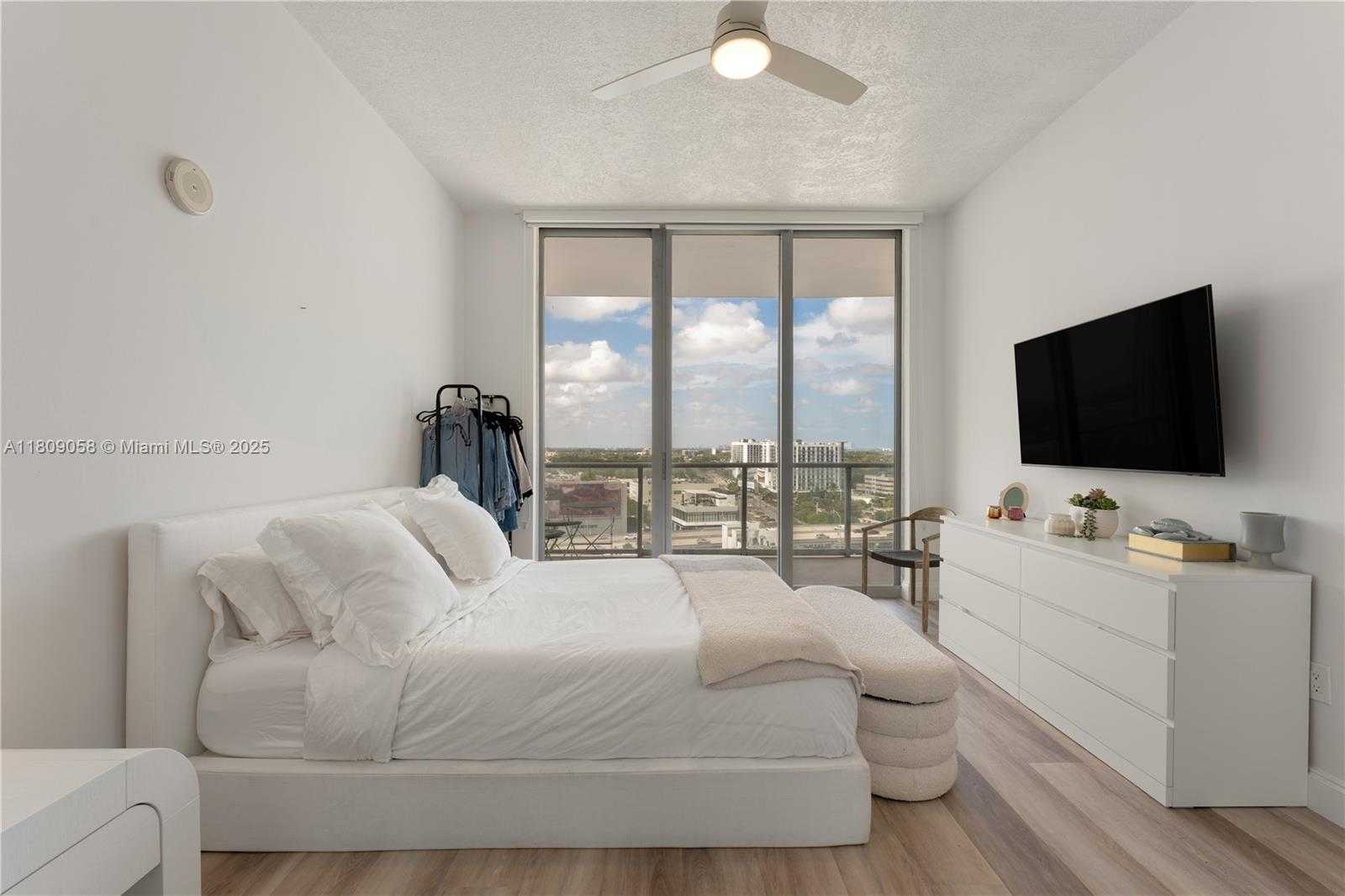 Small Image of 3470 EAST COAST AVE #H1402, Miami Number 9