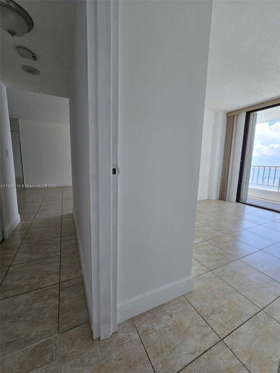Small Image of 200 SOUTH EAST 15TH RD #6B, Miami Number 17