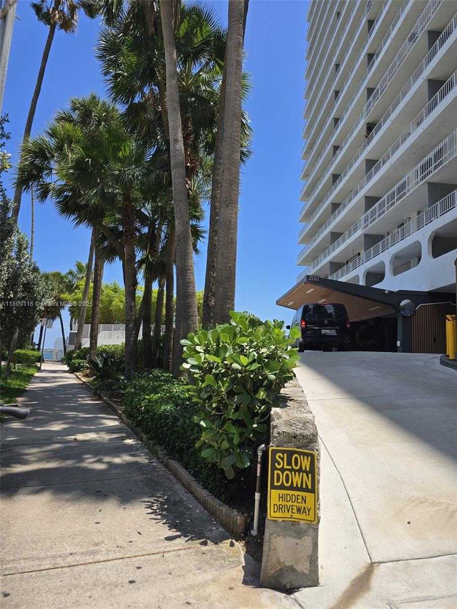 Small Image of 200 SOUTH EAST 15TH RD #6B, Miami Number 30