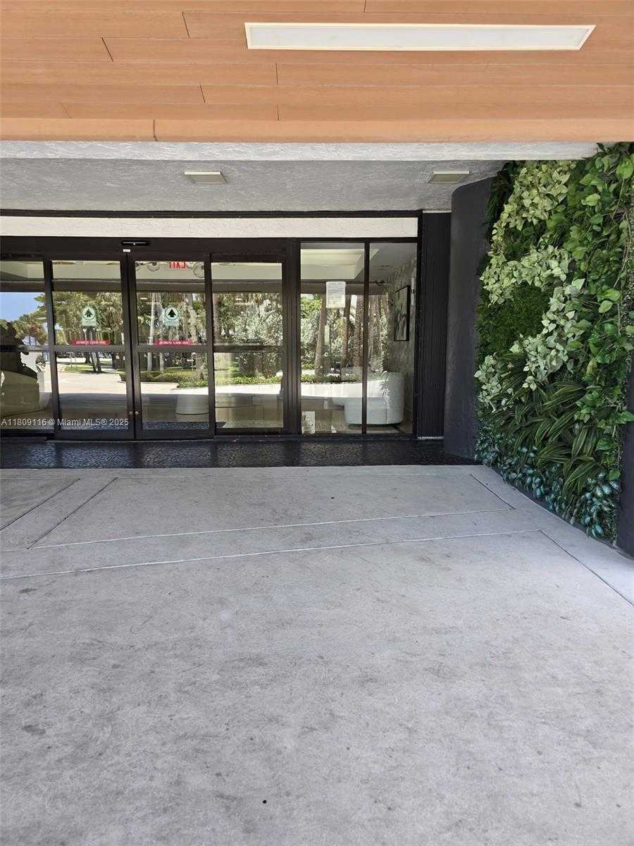 Small Image of 200 SOUTH EAST 15TH RD #6B, Miami Number 4