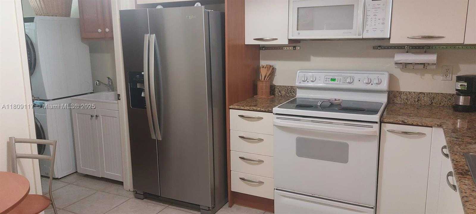 Small Image of 18100 NORTH BAY RD #PH7, Sunny Isles Beach Number 12