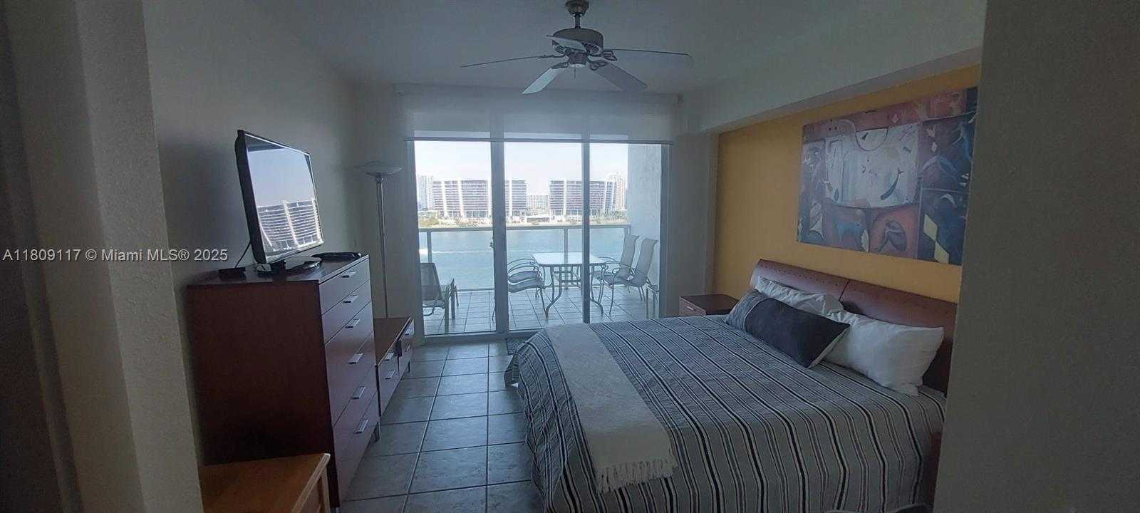 Small Image of 18100 NORTH BAY RD #PH7, Sunny Isles Beach Number 16