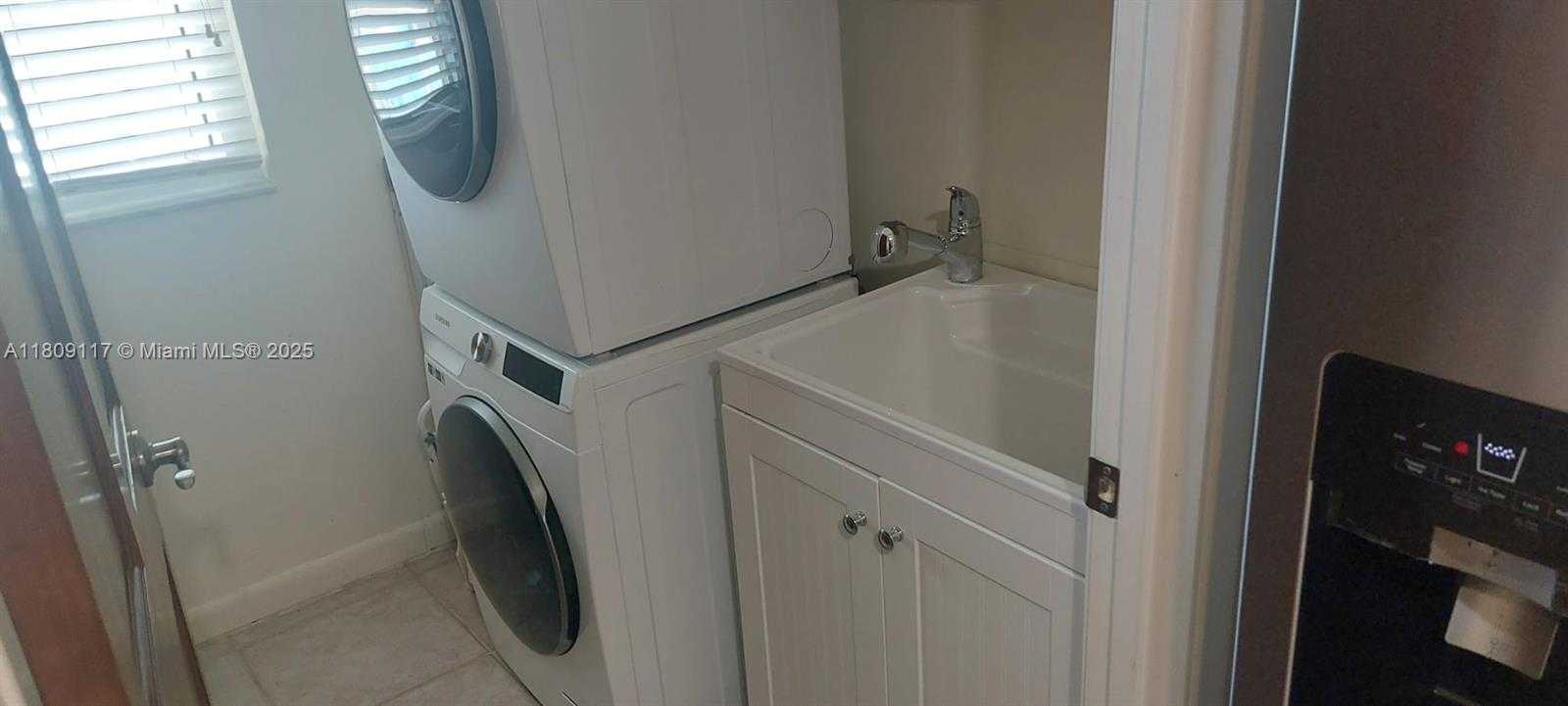 Small Image of 18100 NORTH BAY RD #PH7, Sunny Isles Beach Number 24