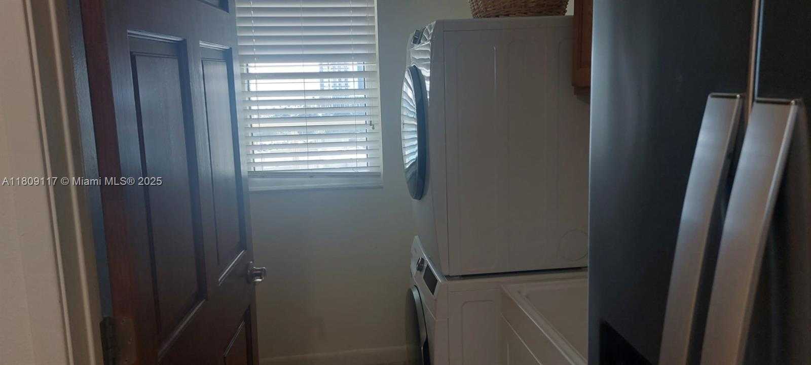 Small Image of 18100 NORTH BAY RD #PH7, Sunny Isles Beach Number 25