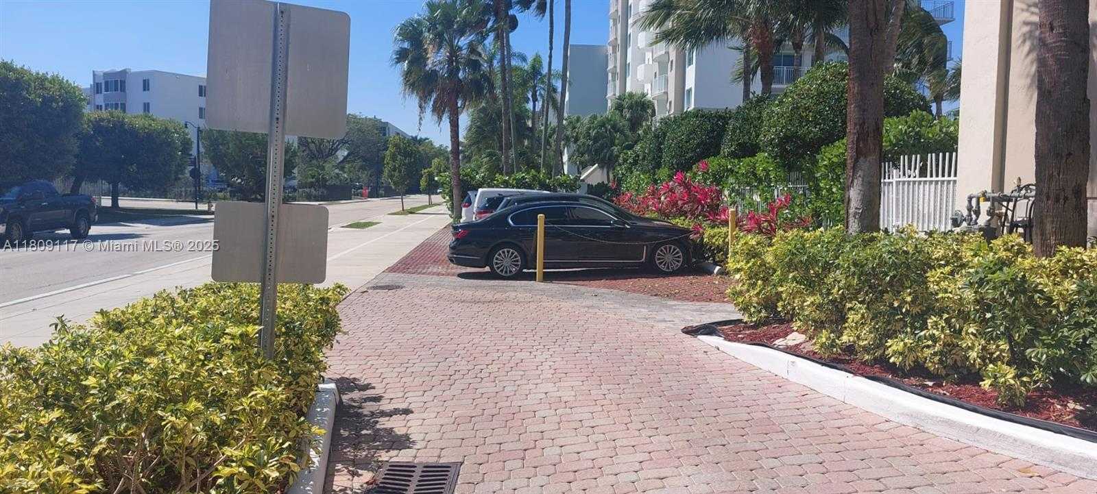 Small Image of 18100 NORTH BAY RD #PH7, Sunny Isles Beach Number 3