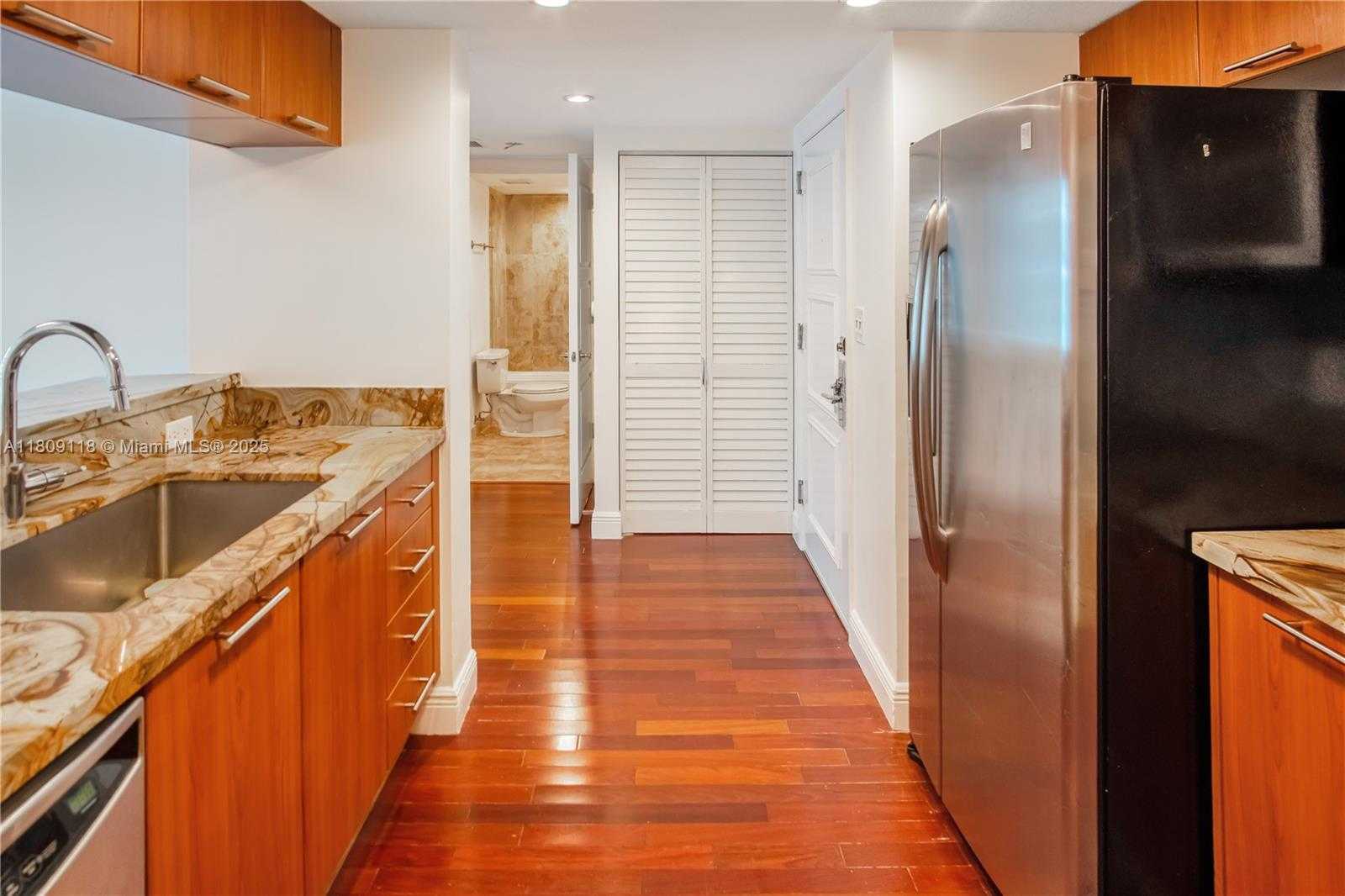 Small Image of 1800 NORTH BAYSHORE DR #3414, Miami Number 14