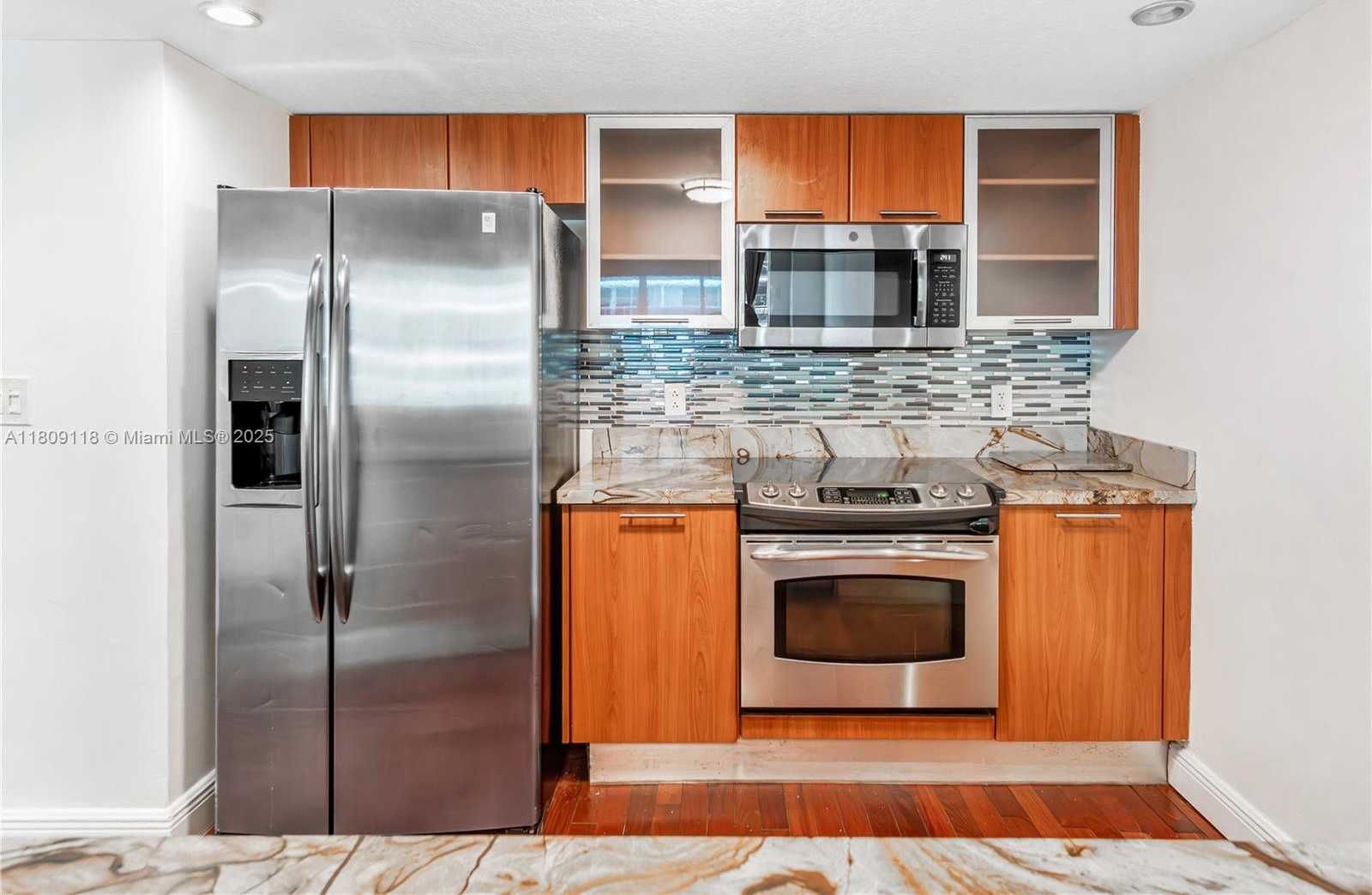 Small Image of 1800 NORTH BAYSHORE DR #3414, Miami Number 15