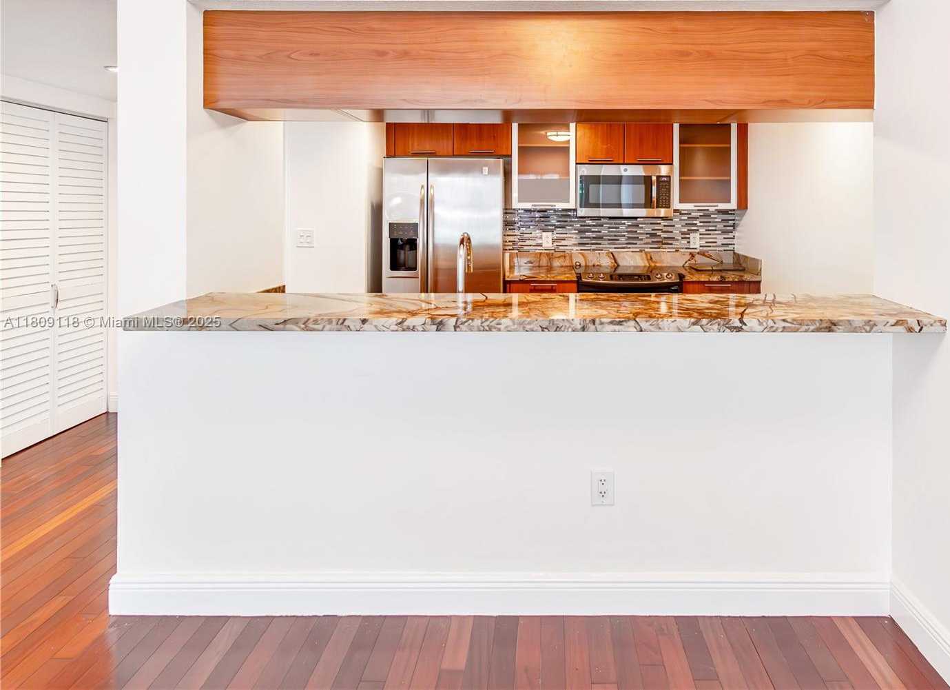 Small Image of 1800 NORTH BAYSHORE DR #3414, Miami Number 16