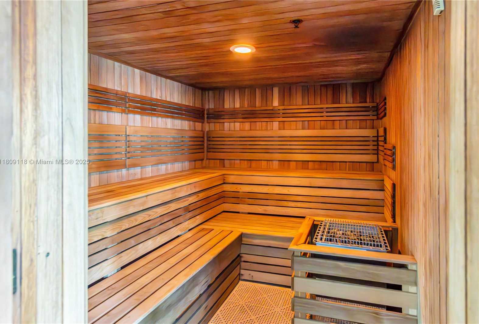 Small Image of 1800 NORTH BAYSHORE DR #3414, Miami Number 30