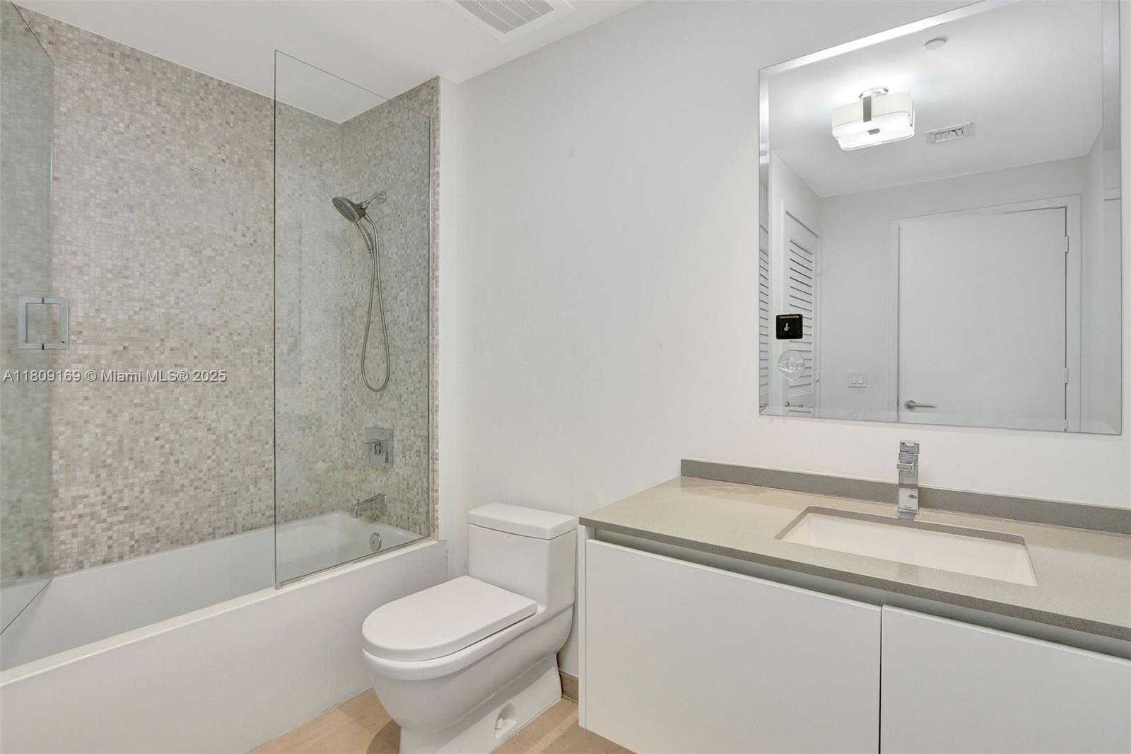 Small Image of 68 SOUTH EAST 6TH ST #1203, Miami Number 11